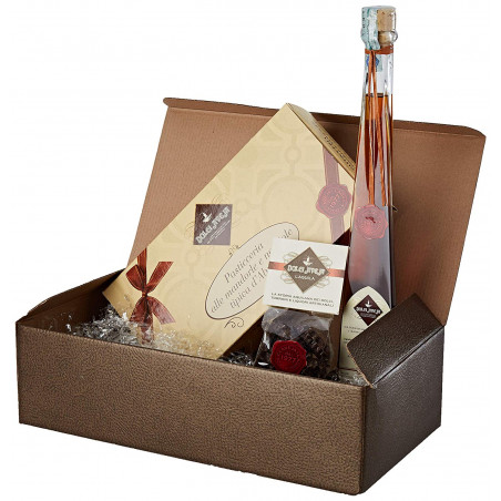 Pacco Grandioso - Liquore Amaro Abruzzese 20cl, Pasticceria Mista Mandorle e Nocciole 400g, Ferratelline di Cioccolato al Latte