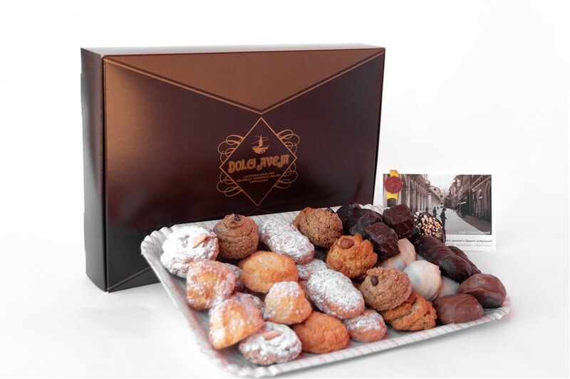 Vassoio di pasticceria assortita Dolci Aveja con confezione regalo